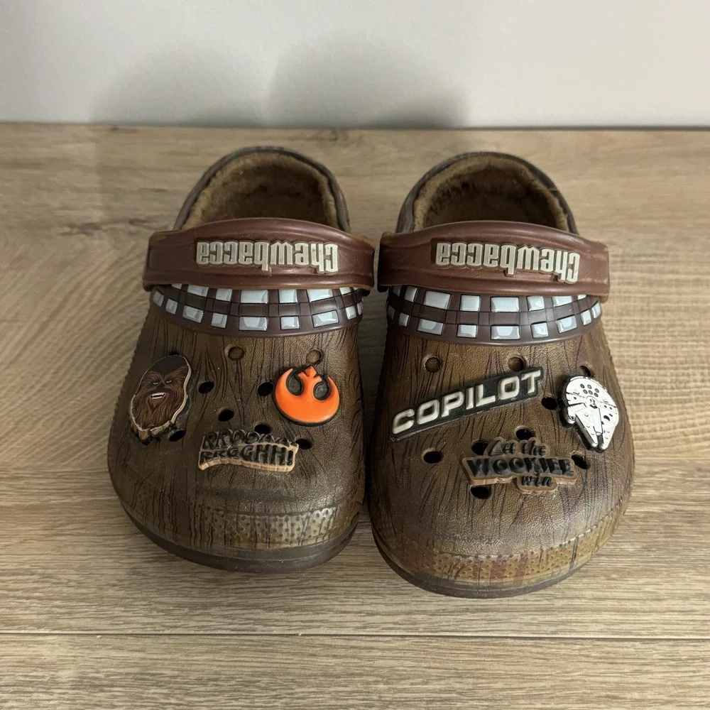 Crocs Star‎ Wars Chewbacca Copilot Clogs Kids J1 Youth Brown Limited Edition